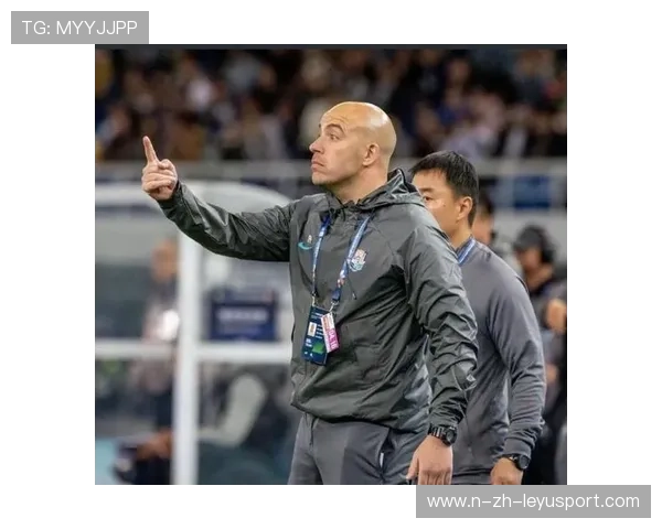 国家队教练强调防守反击作为近期战术重点，国家队的教练