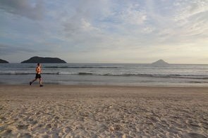 乐鱼体育-多巴哥特色沙滩运动产业快速发展，多巴哥狂欢节视频